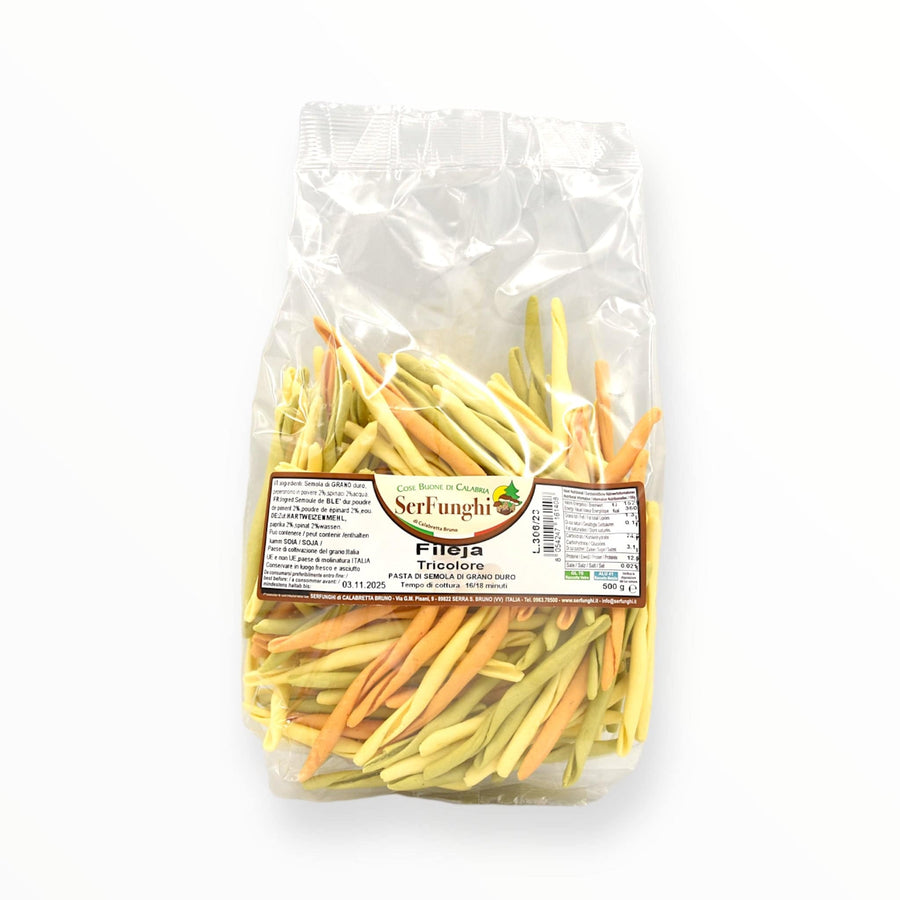 Bag of Serfunghi Fileja Tricolore, artisanal Calabrian pasta in three colors in clear packaging.